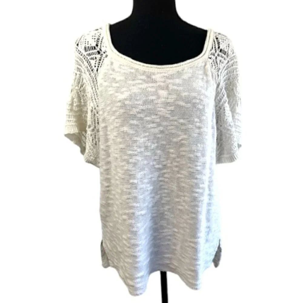 Maurice’s Short Sleeve Women’s Cream Sweater Size Medium